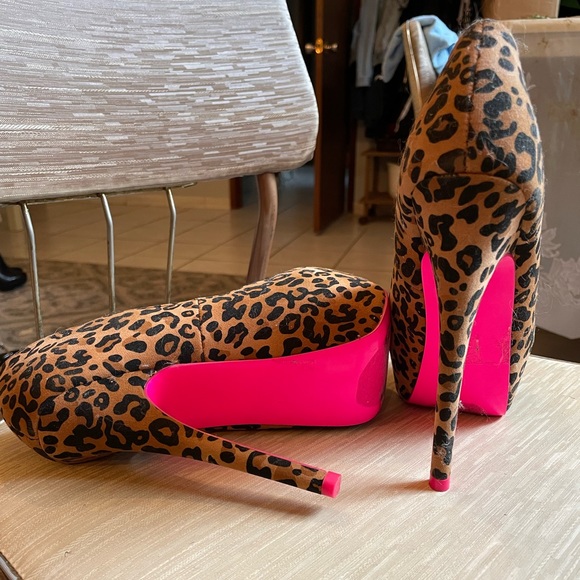 Sheikh shoes size 6 but fits closer to 5.5 - Picture 5 of 5